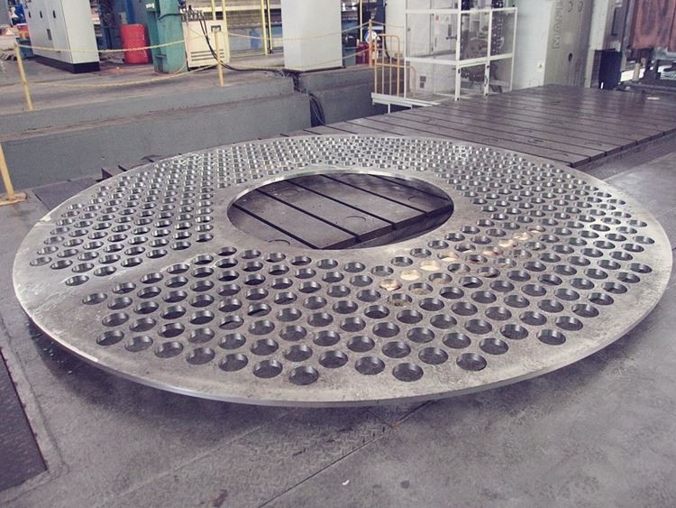 Titanium clad steel tube plate