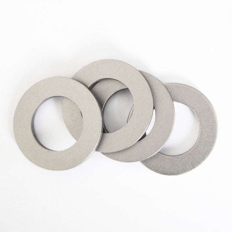 Плоская шайба с титановой прокладкой